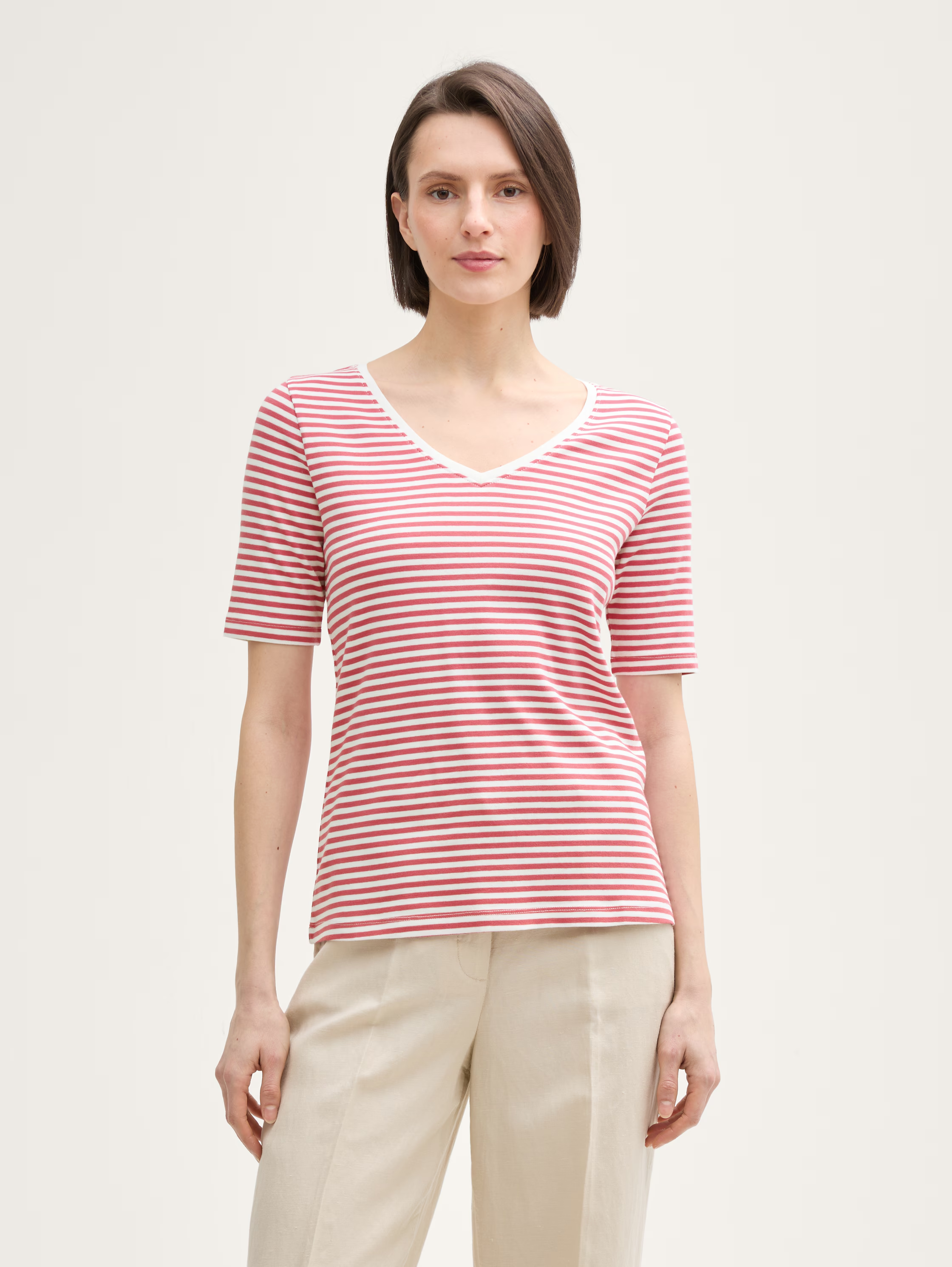 T-shirt com decote em V - TOM TAILOR