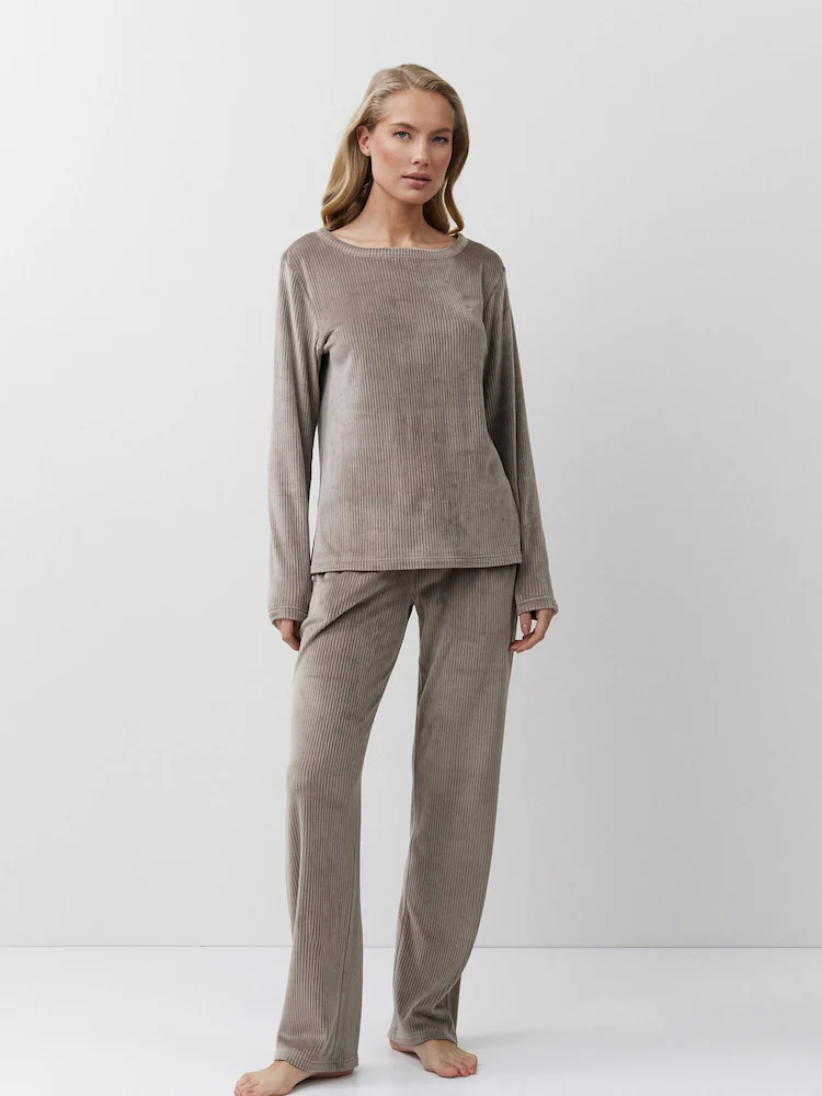 Conjunto Capucine de Veludo - ARUELLE (loungewear)