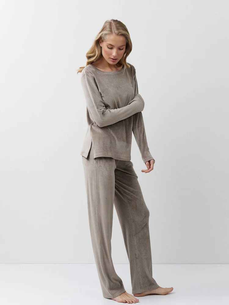 Conjunto Capucine de Veludo - ARUELLE (loungewear)