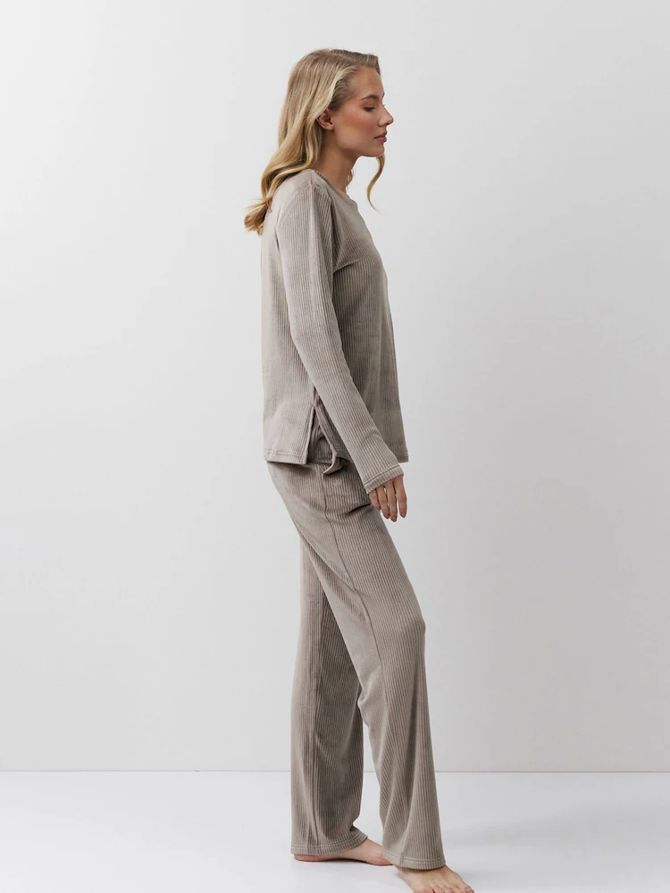 Conjunto Capucine de Veludo - ARUELLE (loungewear)