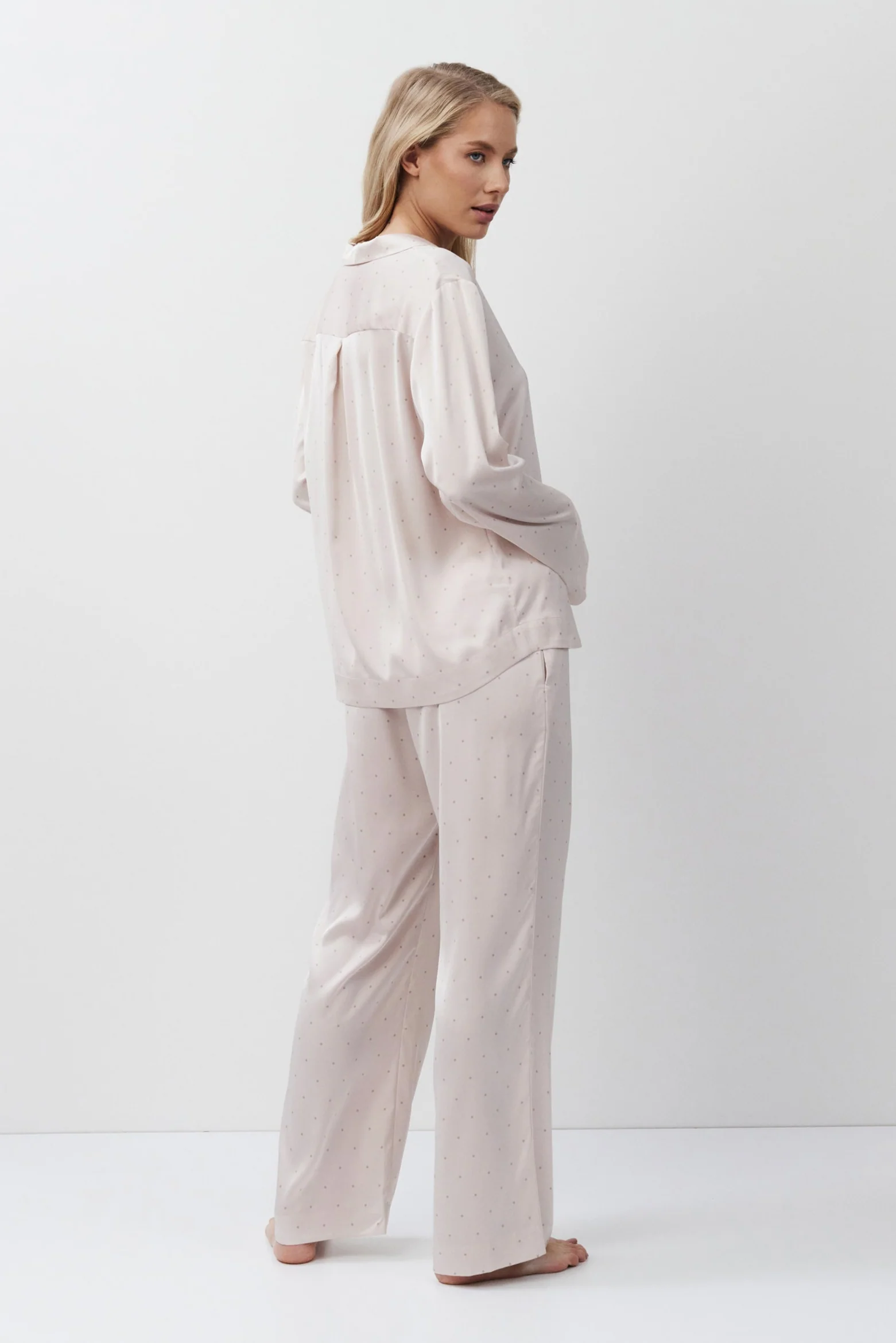 Pijama estilo camiseiro Gilian - ARUELLE