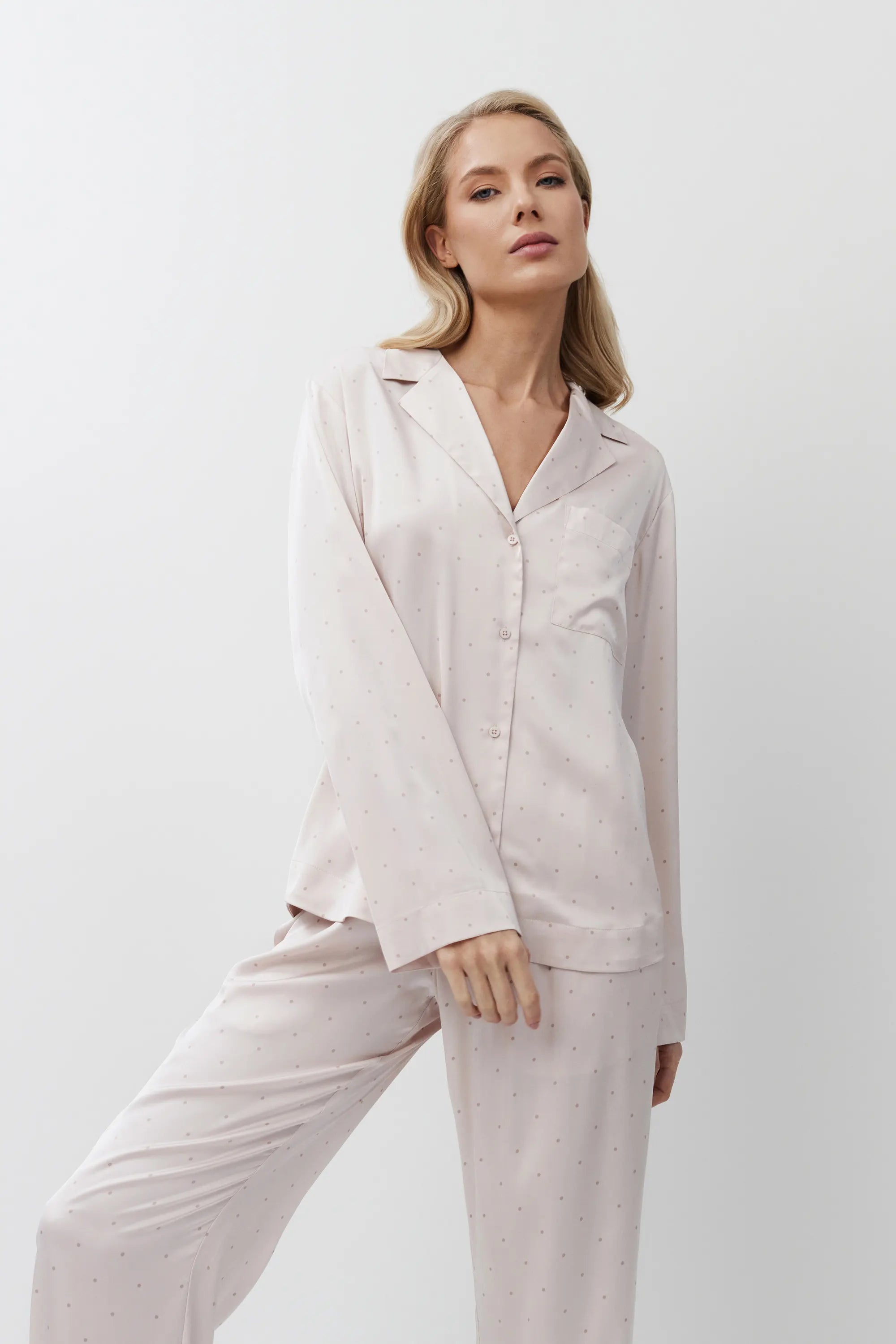 Pijama estilo camiseiro Gilian - ARUELLE