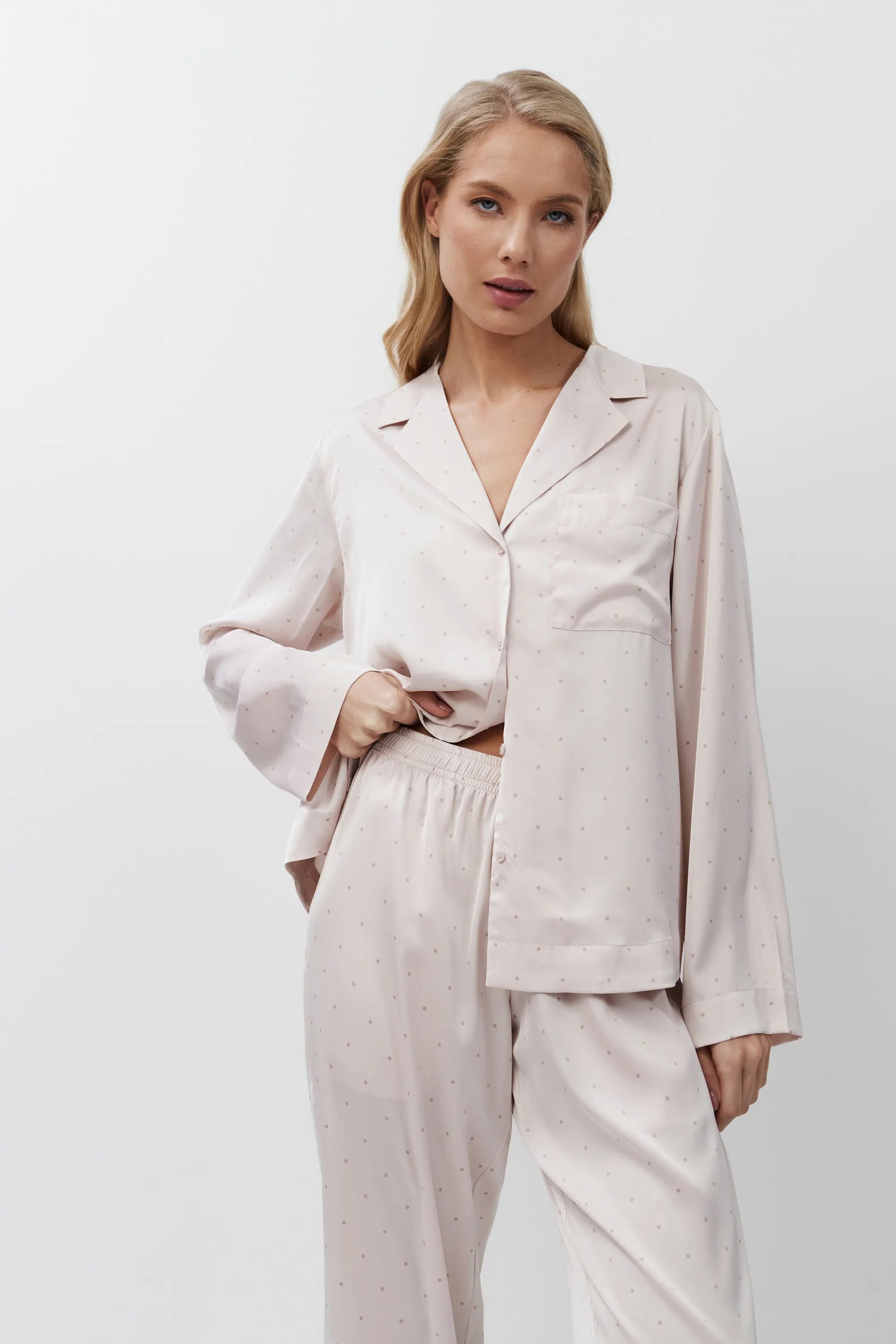 Pijama estilo camiseiro Gilian - ARUELLE